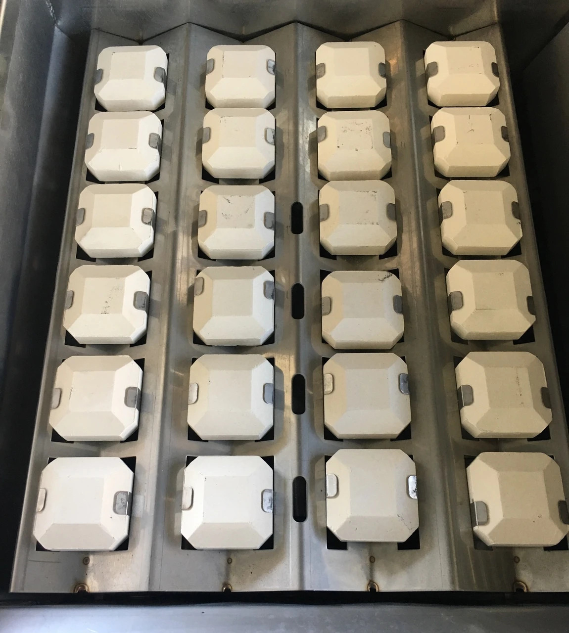 Sedona By Lynx L700 42" Built-in Grill - 3 Stainless Burners 6 Sedona By Lynx L700 42" Built-in Grill - 3 Stainless Burners - Image 4